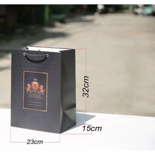 Túi giấy siêu rẻ mẫu 3 dùng để đựng quần áo phụ kiện size 32x23x15 cm