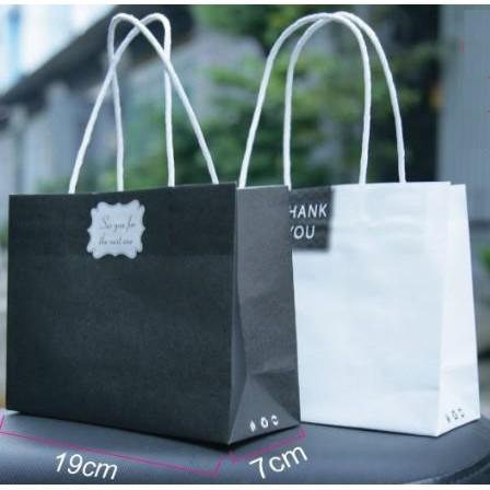 20 túi quai giấy Kraft mẫu 6 đựng phụ kiện thời trang size 19x14,5x7 cm