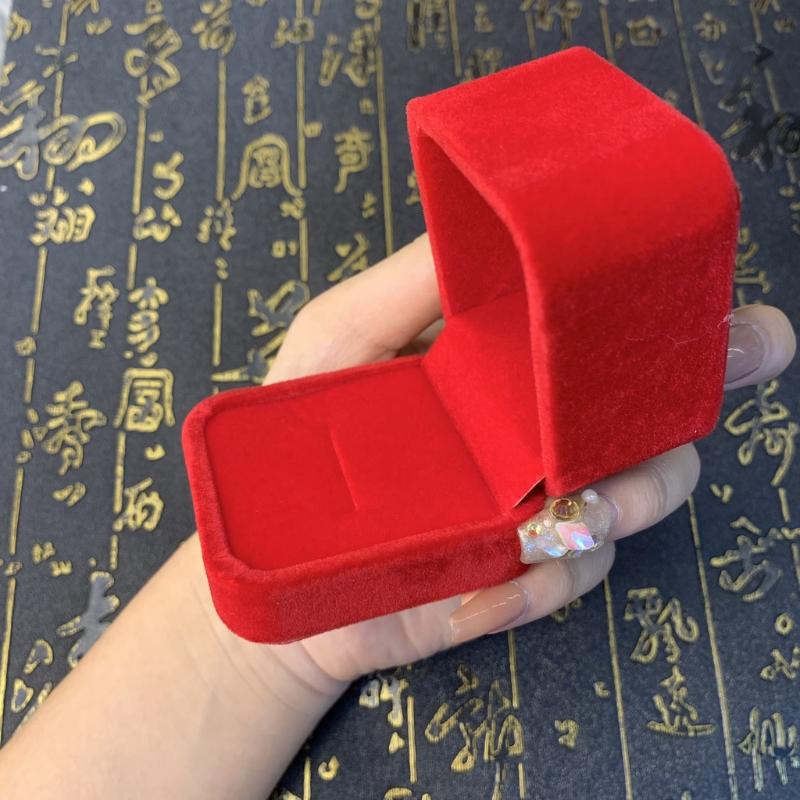 Hộp nhẫn nhung đỏ, chất liệu nhung sang trọng, phục vụ tặng quà, tặng nhẫn Hộp nhẫn nhung đỏ, chất liệu nhung sang trọng, phục vụ tặng quà, tặng nhẫn - Ảnh 3