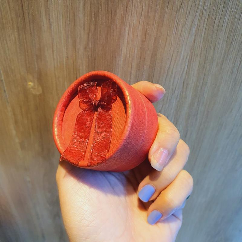 Hộp đựng nhẫn bông tai tròn nhiều màu xinh xắn sang trọng (lốc 12 hộp) Hộp đựng nhẫn bông tai tròn nhiều màu xinh xắn sang trọng (lốc 12 hộp) - Ảnh 3