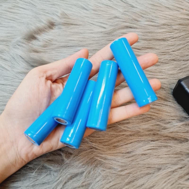 Đèn pin chuyên dụng dùng để soi đá, soi tiền giả 3 màu có tia UV cao cấp kèm sạc + PIN Đèn pin chuyên dụng dùng để soi đá, soi tiền giả 3 màu có tia UV cao cấp kèm sạc + PIN - Ảnh 8