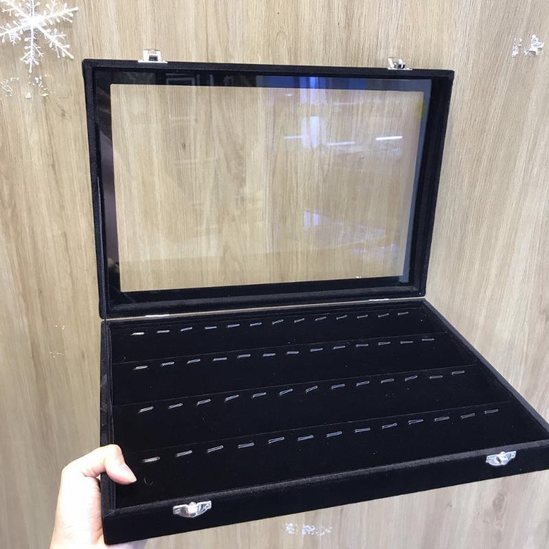 Hộp nhung nắp kính trưng bày mặt dây (MÀU ĐEN) 35x24x4.5cm Hộp nhung nắp kính trưng bày mặt dây (MÀU ĐEN) 35x24x4.5cm - Ảnh 4