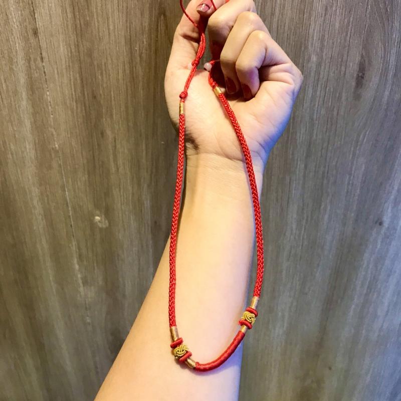Combo 10 Dây đeo cổ Phong Thủy màu đỏ phối họa tiết vàng Combo 10 Dây đeo cổ Phong Thủy màu đỏ phối họa tiết vàng - Ảnh 2