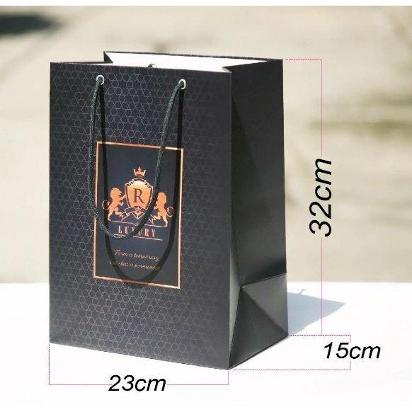 20 túi giấy Tết đứng (mẫu 3) đựng quần áo phụ kiện size 31x21x14 cm 20 túi giấy Tết đứng (mẫu 3) đựng quần áo phụ kiện size 31x21x14 cm - Ảnh 3