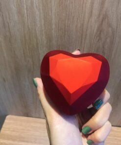Hộp đựng nhẫn có đèn hình trái tim sang trọng, thu hút khi tặng