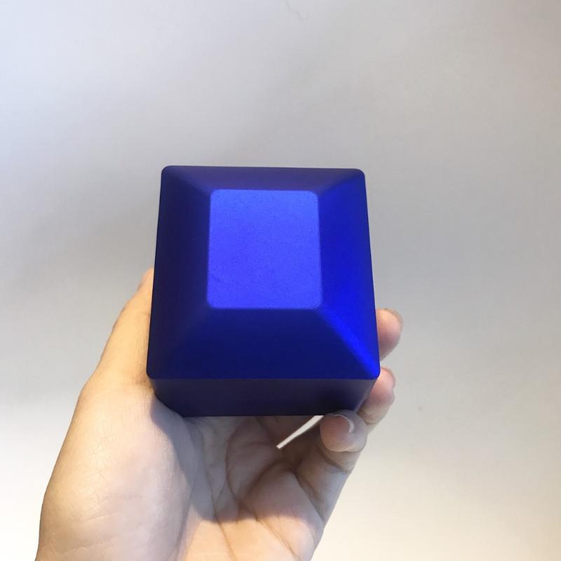Hộp nhẫn chiếu đèn để nhẫn sang trọng tinh tế Hộp nhẫn chiếu đèn để nhẫn sang trọng tinh tế - Ảnh 5