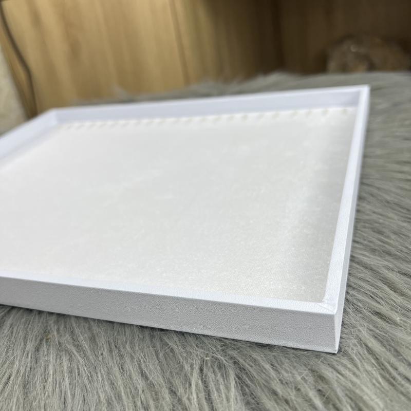 Khay Trưng Bày Dây Chuyền Trang Sức Vải Nhung Lụa Size 35x27x2cm (Không nắp) Khay Trưng Bày Dây Chuyền Trang Sức Vải Nhung Lụa Size 35x27x2cm (Không nắp) - Ảnh 7