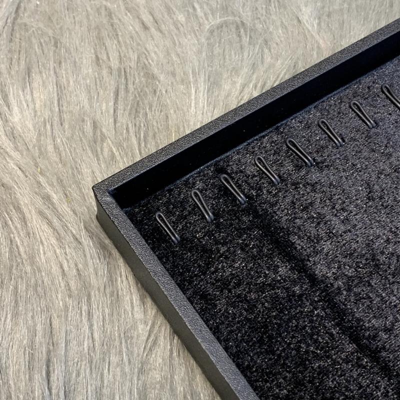 Khay Trưng Bày Dây Chuyền Trang Sức Vải Nhung Lụa Size 35x27x2cm (Không nắp) Khay Trưng Bày Dây Chuyền Trang Sức Vải Nhung Lụa Size 35x27x2cm (Không nắp) - Ảnh 2