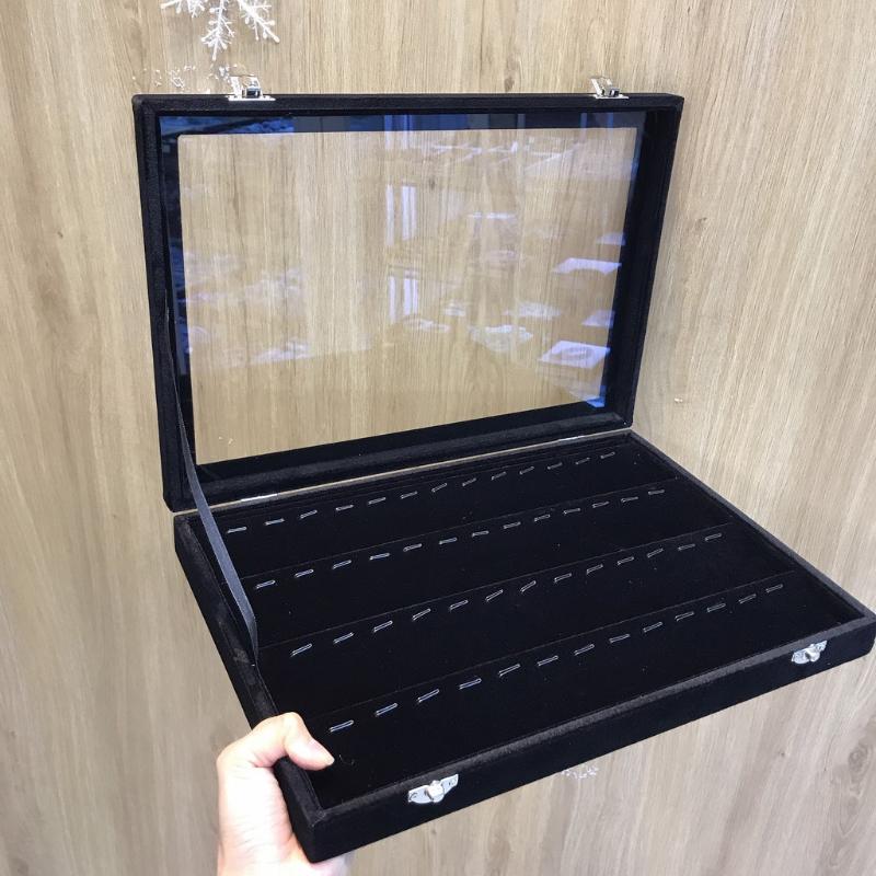Hộp nhung nắp kính trưng bày mặt dây (MÀU ĐEN) 35x24x4.5cm Hộp nhung nắp kính trưng bày mặt dây (MÀU ĐEN) 35x24x4.5cm - Ảnh 3