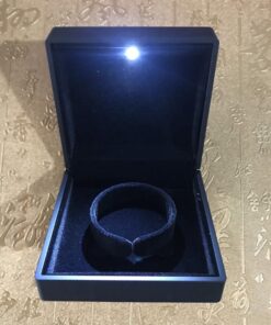 Hộp đựng vòng cao cấp có đèn dùng làm hộp quà, đựng trang sức sang trọng