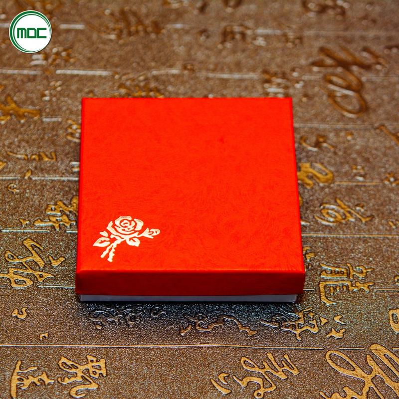 Hộp quà đựng chuỗi đá phong thủy đựng vòng tay đựng trang sức size 9x9x2cm (Combo 100 hộp) Hộp quà đựng chuỗi đá phong thủy đựng vòng tay đựng trang sức size 9x9x2cm (Combo 100 hộp) - Ảnh 4