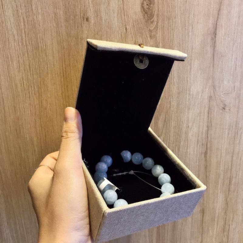 Hộp Đựng Vòng Chất Liệu Gấm Hình Hoa Sen Có Tua Đẹp Mắt Size 10x10cm Hộp Đựng Vòng Chất Liệu Gấm Hình Hoa Sen Có Tua Đẹp Mắt Size 10x10cm - Ảnh 6